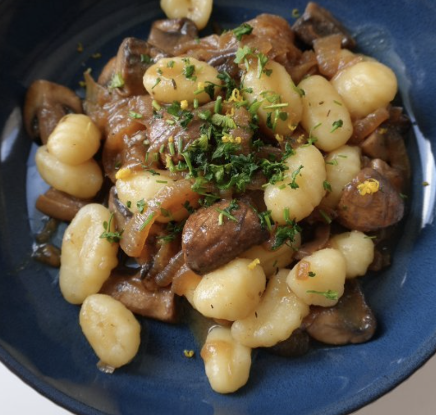 Gnocchi con Cebolla Caramelizada